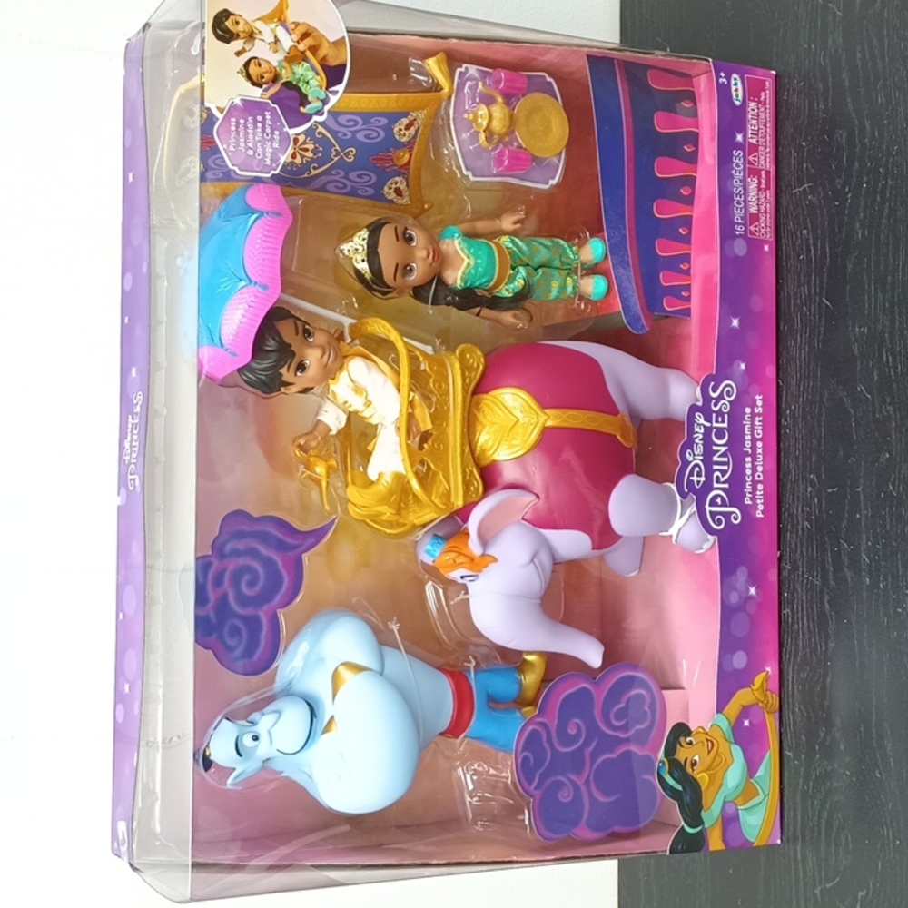 NIB DISNEY PRINCESS JASMINE PETITE DELUXE GIFT SET